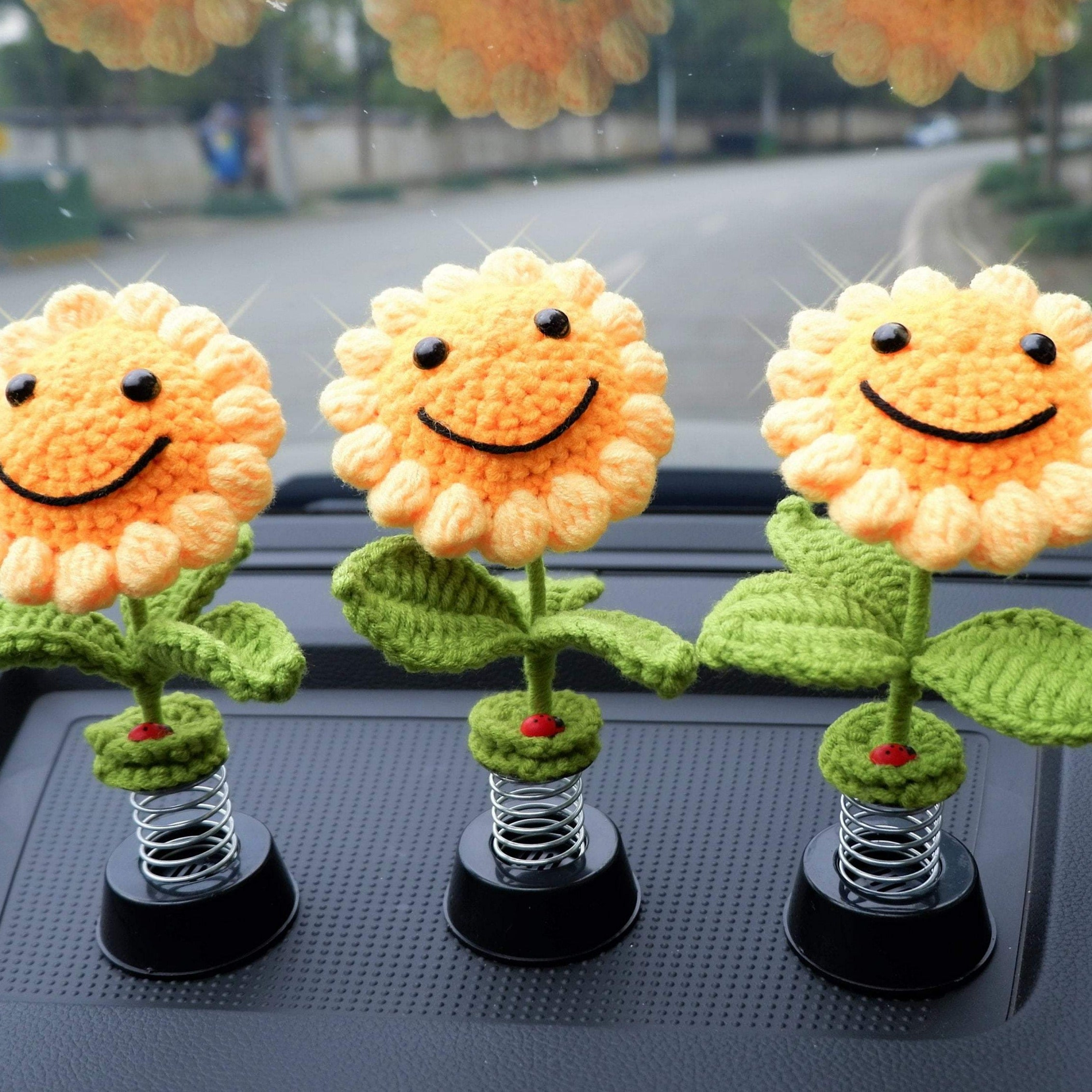 Crochet Sunflower Car Accessories Smiley Shaking Flower Beetle Decor  Dashboard Decorations -  Hong Kong
